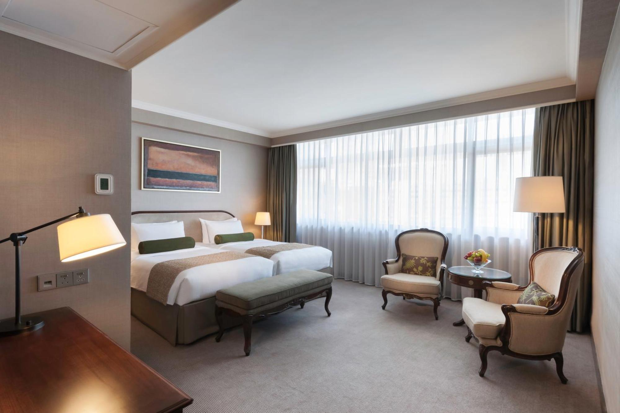 Wake Up to Breakfast - Superior Room with Welcome Drinks and Room Upgrade